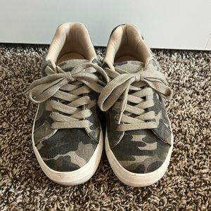 Camo Tennis / Sneakers